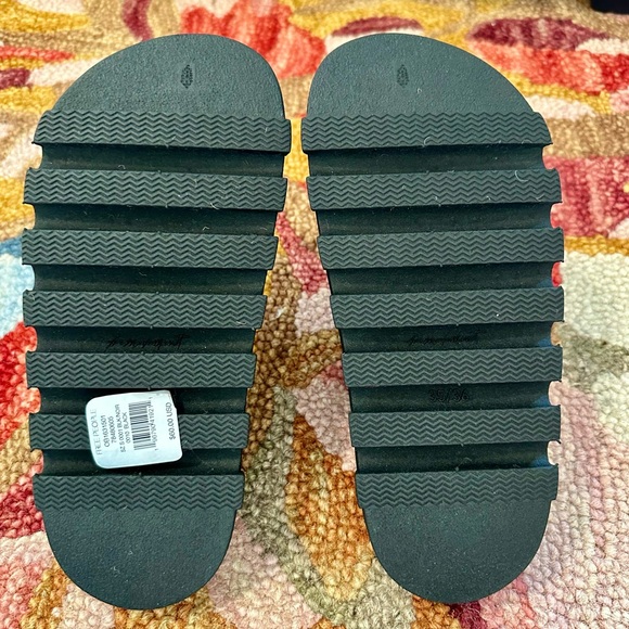 FP Movement Halftime Clogs - Picture 4 of 4